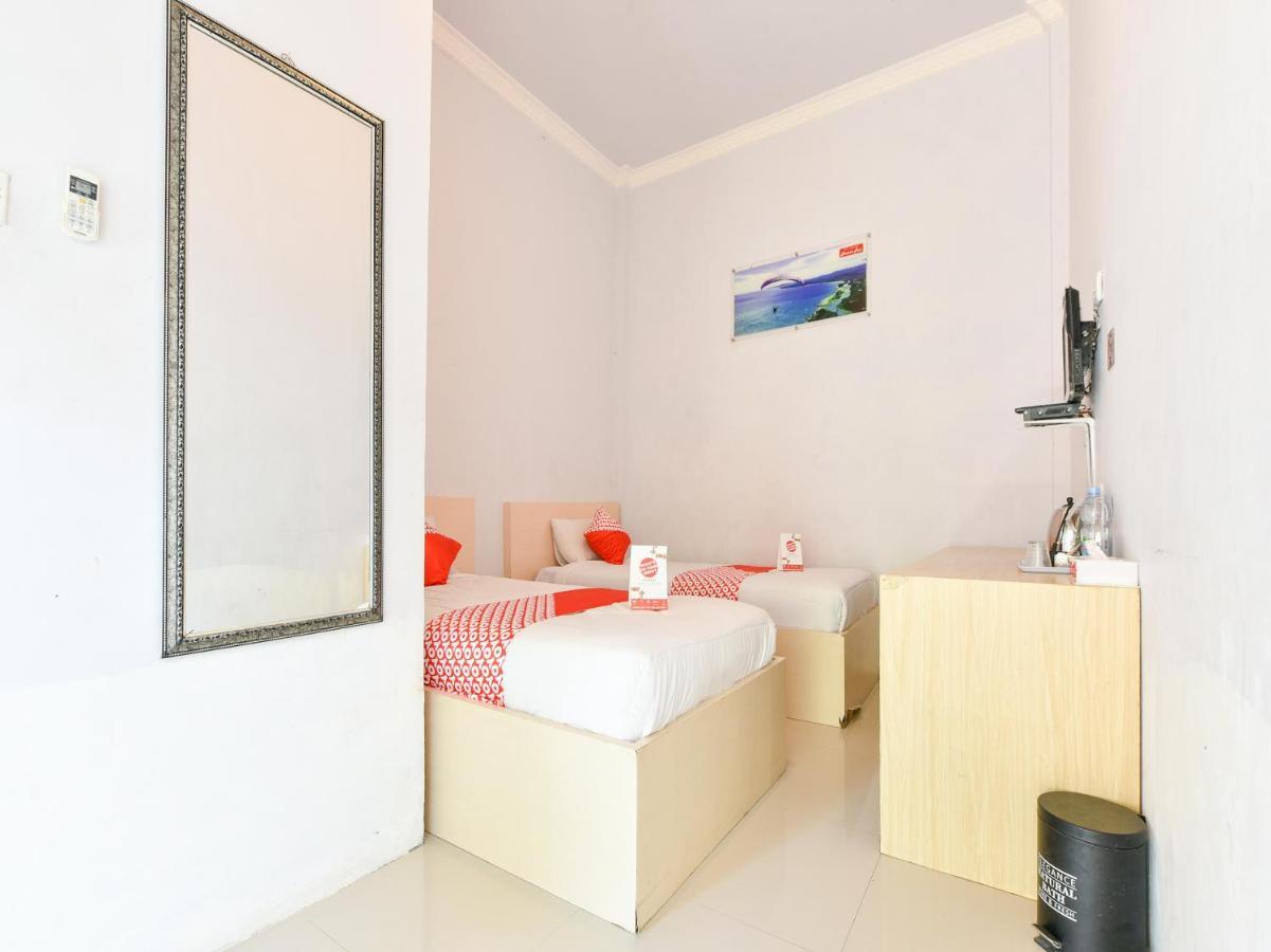 Oyo 1074 Homestay Rumah Puti Painan Eksteriør bilde